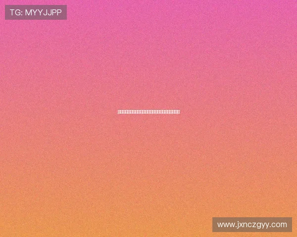 长沙小女孩身着戏曲华服亮相街头惊艳全场展现国风之美